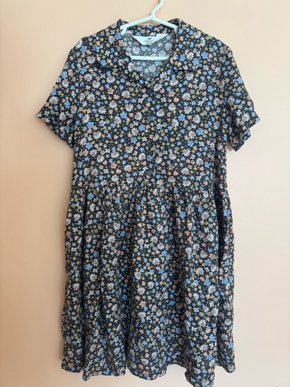 H&M Kids Floral Button-Front Dress in Dark Grey with Pastel Flowers girls size 7